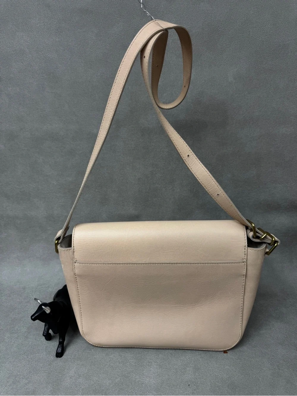 Madewell Beige Leather Crossbody Bag with Gold-Tone Clasp